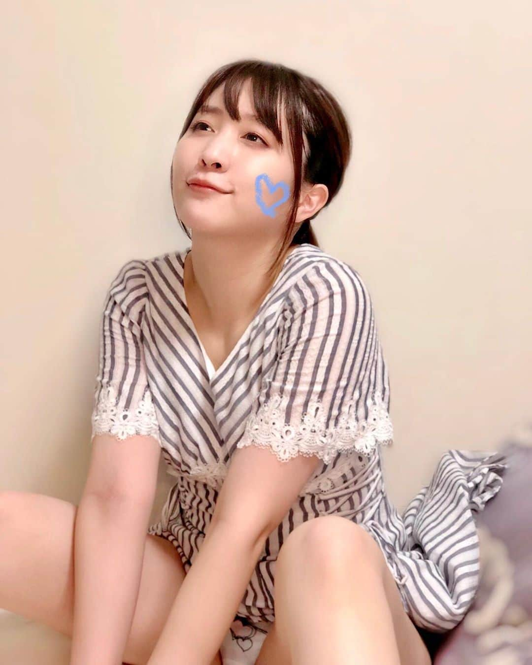 桜木優希音さんのインスタグラム写真 - (桜木優希音Instagram)「あの鳥のように… 自由に空を飛んでみたい💙  https://www.jaayo.jp/project?project_id=4  #ちらり #ランジェリー #lingerie #ポニーテール #ふと思う #綺麗な青空 #好き #飛んでみたい #大空 #ワンピース #体育座り #夏 #summer #夏バテ注意 #japanesegirl #tokyogirl #写真集つくりたい #クラウドファンディング挑戦中」8月8日 23時21分 - yukinsaky__