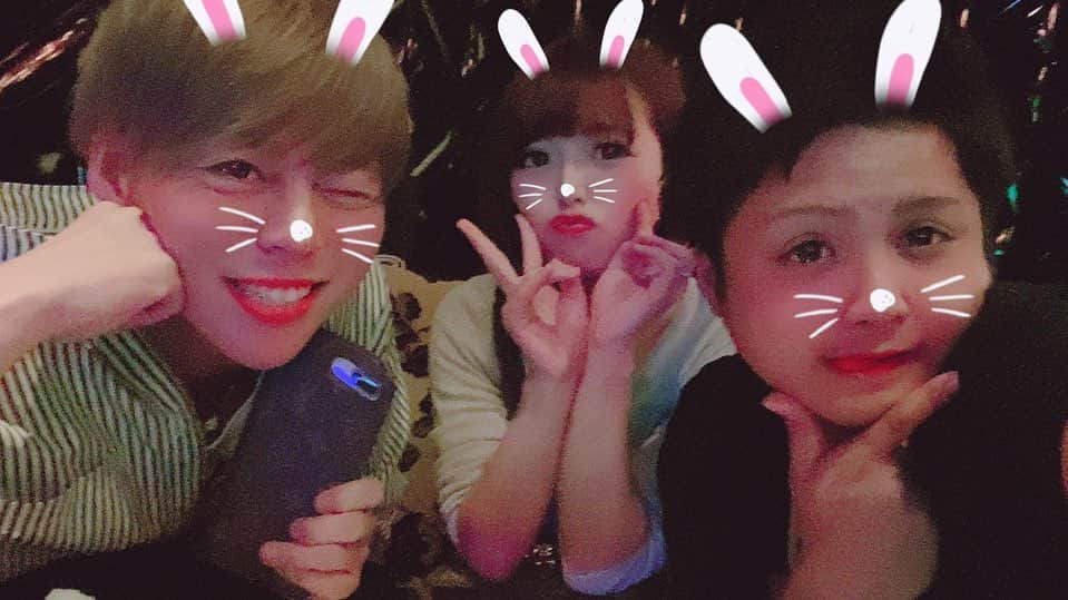 早乙女めるのインスタグラム：「だいすきな Club P ぺこままも じろみもすごくかわいい だいすき💓💞  たまに出没するから 行ってみてね🙆‍♀️🌸  歌舞伎町にある おかまBAR だよ(´•ω•｀)♡  @p.v0515  @rezero1121   タグ付け忘れた（笑）  #歌舞伎町 #ゲイ #おかま #しゅきぴ #ノンケよりおかましか勝たん❤」