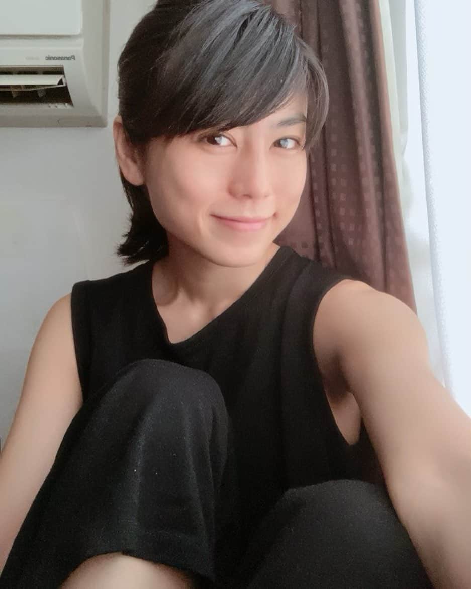 芳野友美さんのインスタグラム写真 - (芳野友美Instagram)「今日も日差しが眩しかったね☆ 暑すぎるのはキツいけどやっぱりこの感じ好き☺︎ 夜は昨日より涼しい！！ コラム読んでくれた皆様ありがとう❤︎」8月8日 23時51分 - yumi_yoshino_1980