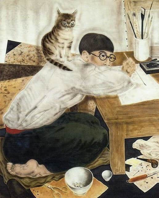 大森美希さんのインスタグラム写真 - (大森美希Instagram)「Happy International Cat Day🐈 Paris, 37℃  Tsuguharu Foujita , Autoportrait dans l’atelier(1926)   今日の一枚『アトリエの自画像』藤田嗣治(1926年)  今日は「世界猫の日」🐈 暦の上ではもう秋。時が経つのは本当にあっという間だ。パリはここのところ猛暑日が続いている。今日も37℃。エアコンが家庭に殆ど普及していないパリ。扇風機の風も生あたたかい。  #tsuguharufoujita #leonardfoujita #autoportraitdanslatelier #autoportrait #peintre #ecoledeparis #chat #cat #monparnasse #paris #internationalcatday #artist #art #paintersofinstagram #todaysmood #藤田嗣治 #アトリエの自画像 #画家 #エコールドパリ #モンパルナス #パリ #猫 #世界猫の日 #アート #絵画 #パリの日本人 #パリ生活 #今日の一枚 #今日のムード #猫のいる暮らし」8月9日 0時03分 - mikiomori_