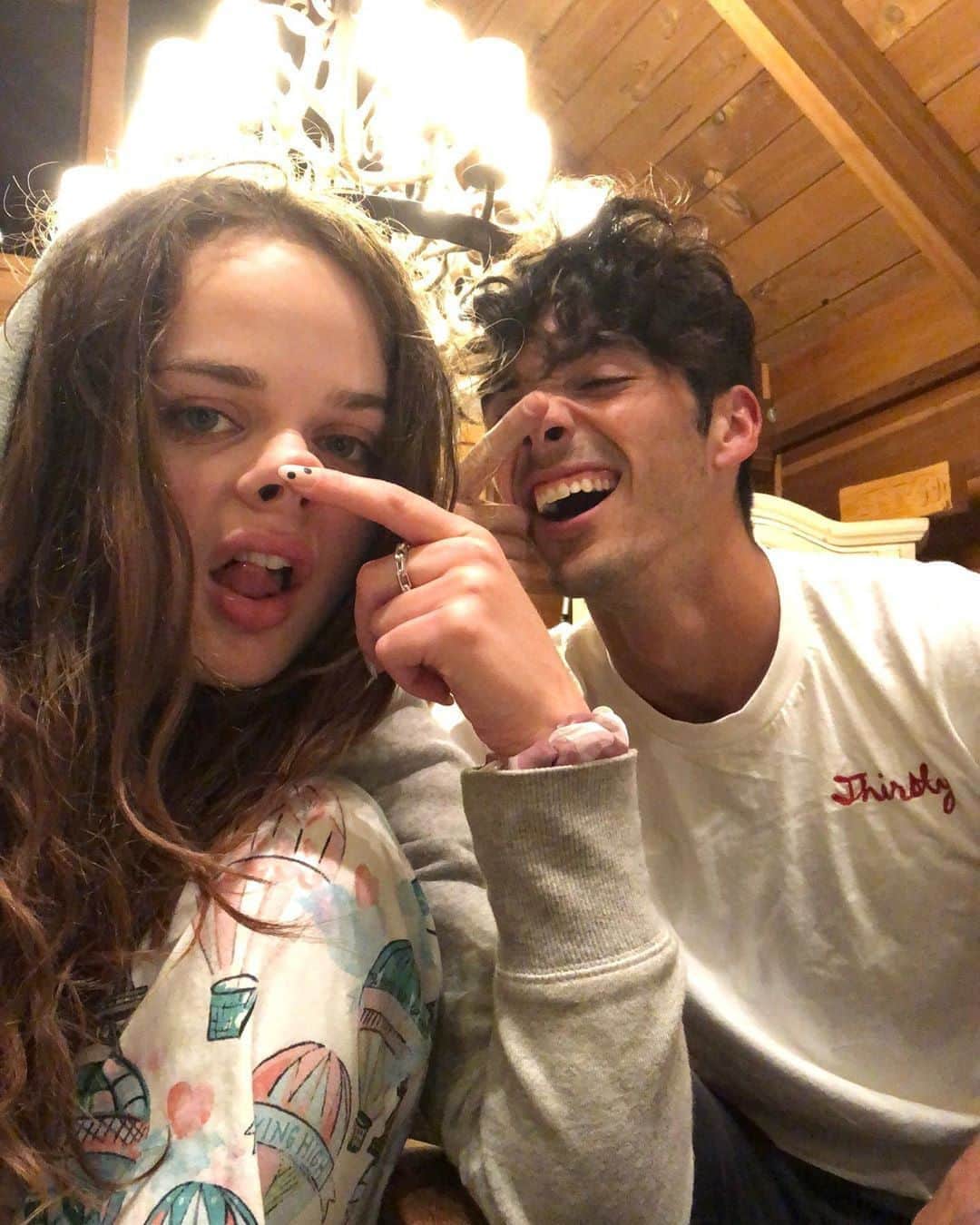 E! Onlineさんのインスタグラム写真 - (E! OnlineInstagram)「To everyone being nosy, #KissingBooth2's Taylor Zakhar Perez is responding to those Joey King romance rumors at the link in our bio. (📷: Instagram)」8月9日 0時15分 - enews