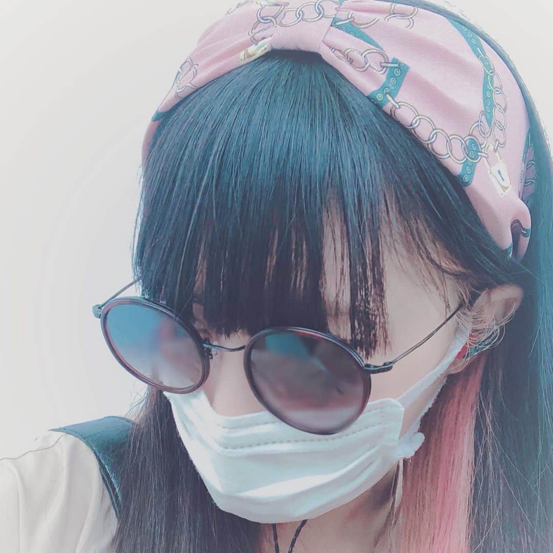 綾野ましろさんのインスタグラム写真 - (綾野ましろInstagram)「暑さ対策カチューシャ🧸💇‍♀️  帽子も暑いから色々集めたよん。  #hairstyle #fashion」8月9日 0時37分 - ayanomashiro_official