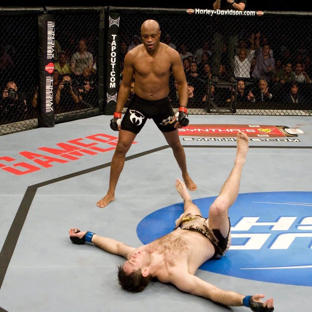 UFCさんのインスタグラム写真 - (UFCInstagram)「#OnThisDay in 2009... @SpiderAndersonSilva entered the matrix against Forrest Griffin! 😎  📺 Watch more on @UFCFightPass now!」8月9日 1時00分 - ufc