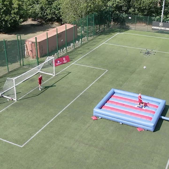 F2Freestylersのインスタグラム：「The @ChampionsLeague is back! Check out our latest @footballsantander challenge...New video link in bio 🎥....#AD 🚲⚽️🏆」