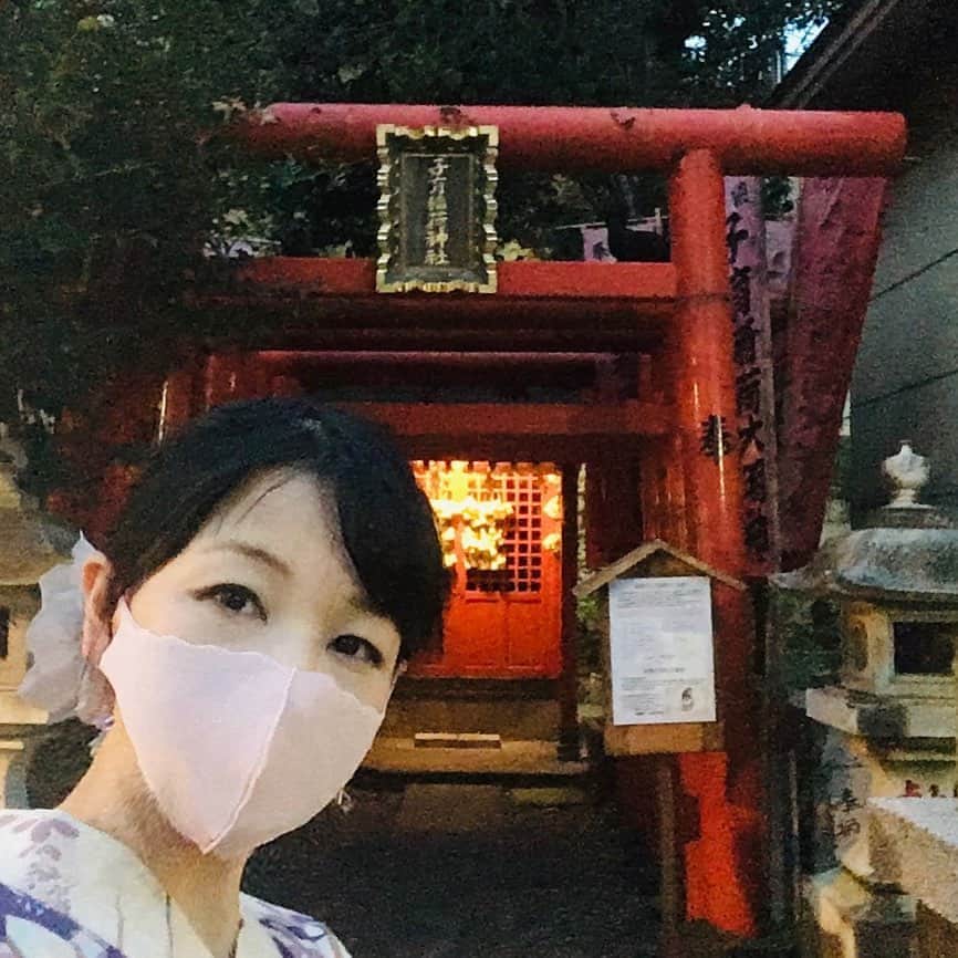 田中香子さんのインスタグラム写真 - (田中香子Instagram)「浴衣で神社。 今年の夏はこれが せいいっぱい。  #selfieesoo #actresoo #mask #maskgram  #masker #maskergram」8月9日 1時11分 - soo.yt