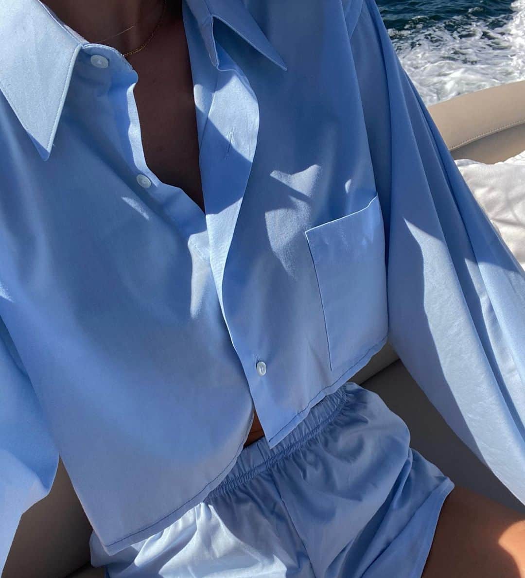 Mathilde Goehlerのインスタグラム：「Reklame.. 🦋」