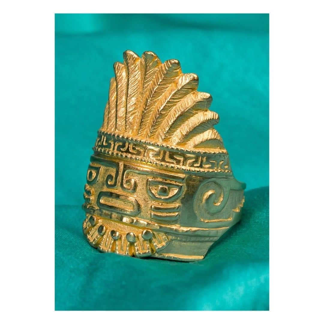 のインスタグラム：「The zapoman in 18k yellow gold⠀⠀⠀⠀⠀⠀⠀⠀⠀ ⠀⠀⠀⠀⠀⠀⠀⠀⠀ For more info email the team at sales@jadejagger.com⠀⠀⠀⠀⠀⠀⠀⠀⠀ ⠀⠀⠀⠀⠀⠀⠀⠀⠀ #solidgoldwillalwayshold #zapotec #zapoman」