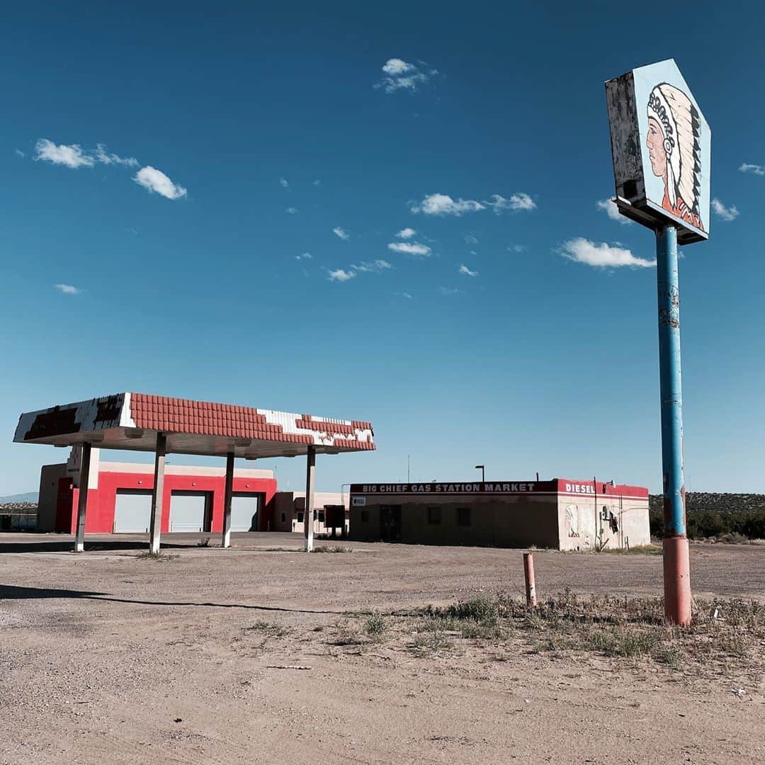 マイロ・ヴィンティミリアのインスタグラム：「Diesel. San Ysidro, NM. MV」
