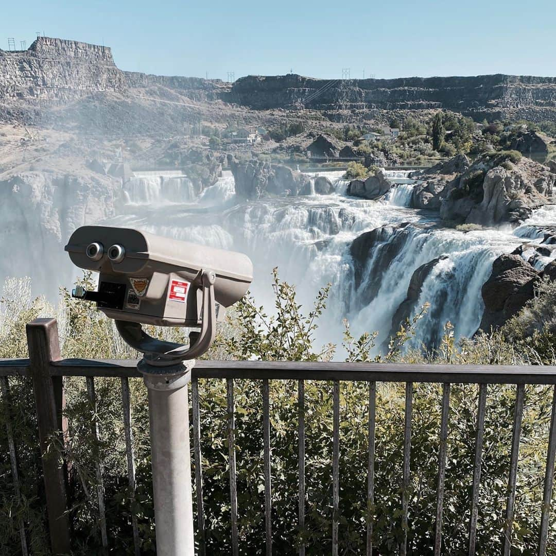 マイロ・ヴィンティミリアのインスタグラム：「Shoshone Falls, ID. MV」