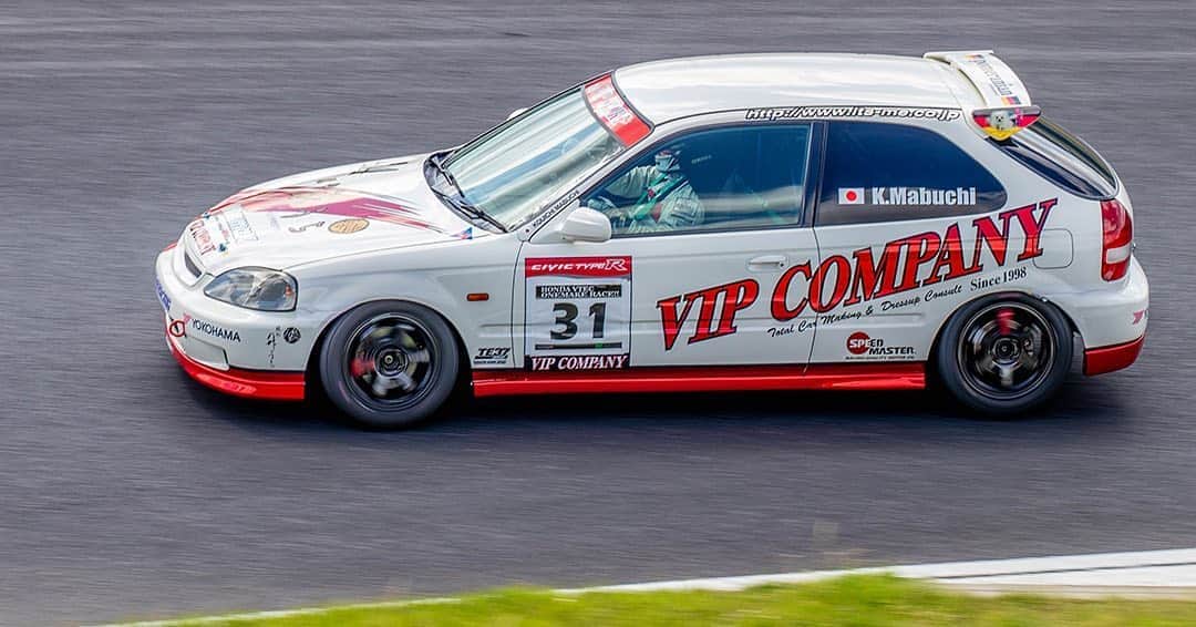 のインスタグラム：「_ VIP COMPANY 鰻や 竹うち Honda EK9 CIVIC _ Shot on May-24 2020 "HONDA VTEC ONE MAKE RACE 2020 Rd.2" organized by @zerofighterautocustom at Okayama International Circuit _ owner: @vipcompany1992 photo: @mistbahn _ _ JP) 2020年5月24日 岡山国際サーキット、ゼロファイターさん( @zerofighterautocustom )主催「HONDA VTEC ONE MAKE RACE 2020 Rd.2」。 _ _ #hondavteconemakerace #ホンダvtecワンメイクレース #zerofighterautocustom #okayamainternationalcircuit #岡山国際サーキット #vipcompany #鰻や竹うち #civic #hondacivic #ホンダシビック #シビック #ctr #acuractr #ek9 #ekcivic #n1civic #ffchallenge #ffチャレンジ #鈴鹿クラブマンレース #osakajdm #kanjo #kanjostyle #kanjoracer #kanjozoku #timeattack #timeattackjapan #bseries #b16 #b16a #hondasontrack」