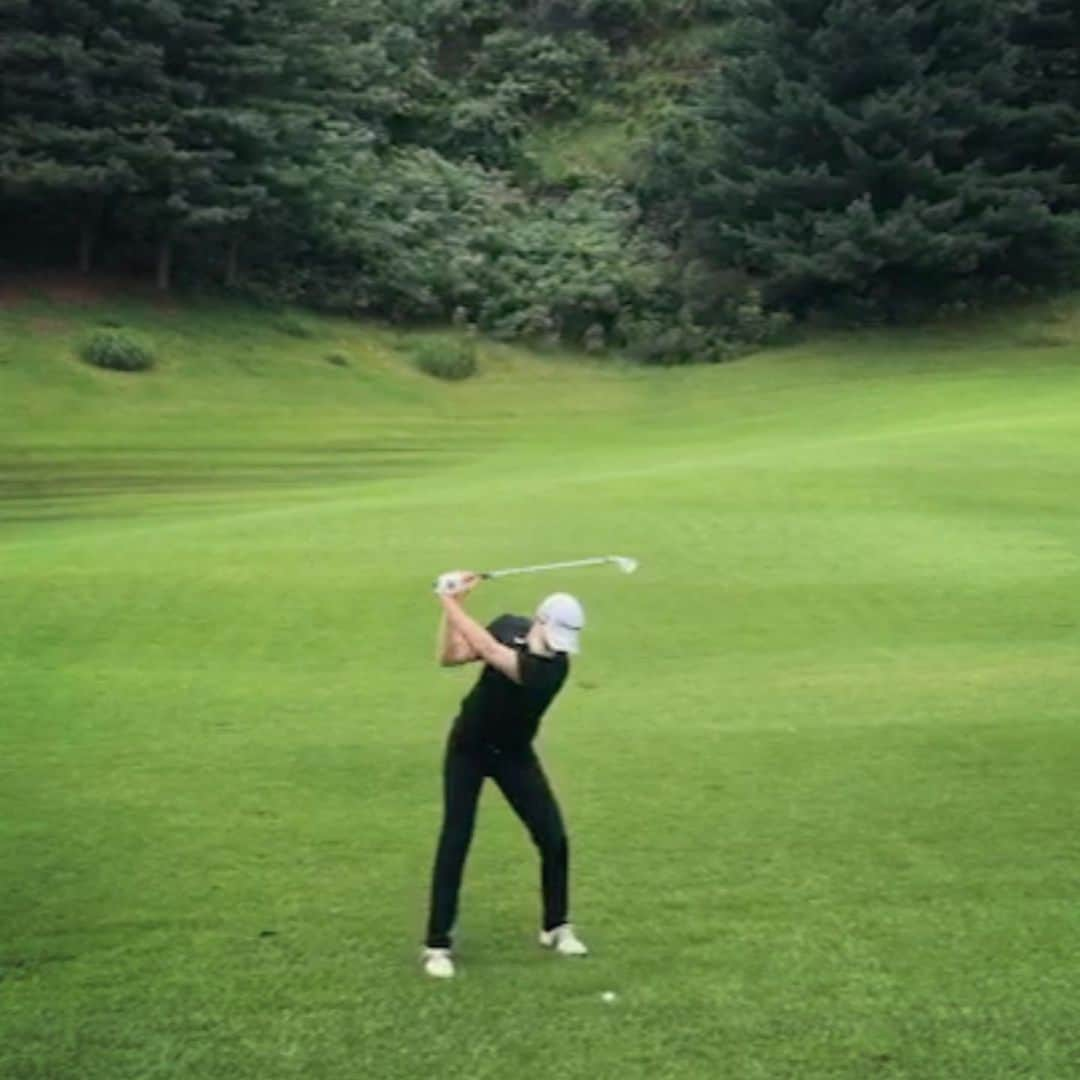 イェジュン さんのインスタグラム写真 - (イェジュン Instagram)「18년지기들과 난장파티였던 우중라운딩⛳️☔️☔️☔️ #싹다젖음 #우리우정뽀렙 #모임버디버디 #라운딩」8月9日 12時50分 - _simyejun_