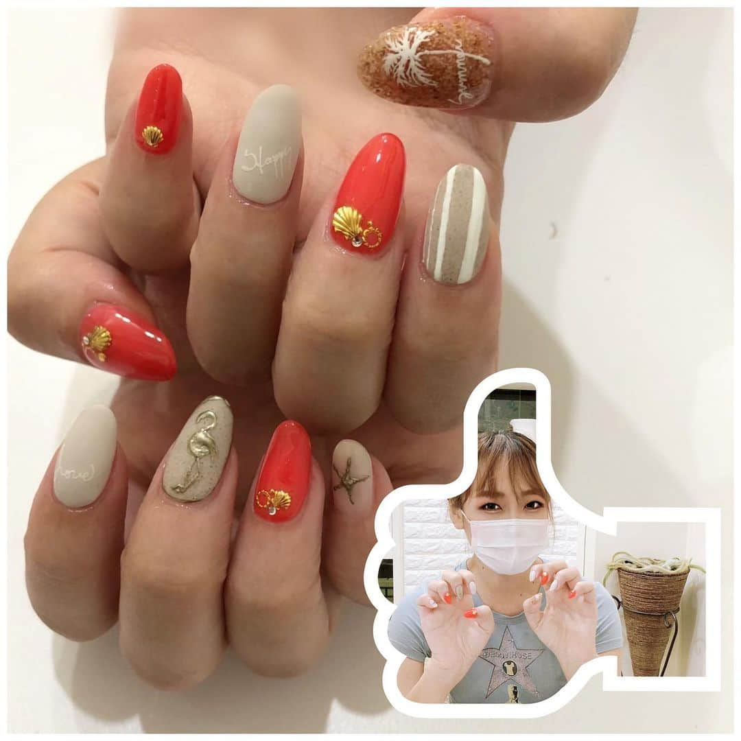 MAYUMIのインスタグラム：「何ヶ月振りかのネイル💅  あまりにもデザインの選択がありすぎて迷いに迷った結果の欲張り感満載のネイル💅( ﾟ∀ﾟ)💦  #ジェルネイル　#コルクネイル　#マッドネイル　#砂ジェル  #new #nailsart #nails   @ellyrose_nail　 いつもステキなネイルをありがとうございます💛 #thankyou」