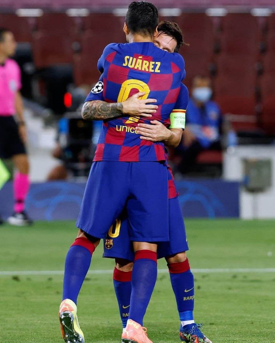 FCバルセロナさんのインスタグラム写真 - (FCバルセロナInstagram)「⚽ 3-1 after first half! Vamos! Som-hi! 💙❤️」8月9日 4時57分 - fcbarcelona