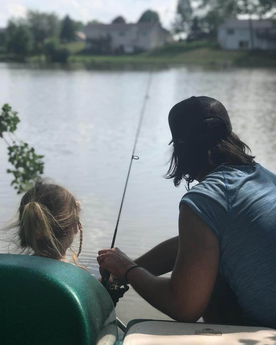 ネイサン・クレスのインスタグラム：「Makin' those Michigan summer memories ❤ Also makin' a mullet.」