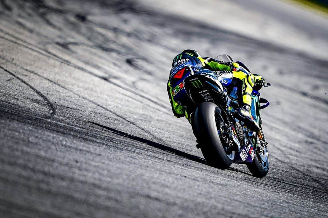 バレンティーノ・ロッシさんのインスタグラム写真 - (バレンティーノ・ロッシInstagram)「Brno Circuit,Czech Republic Saturday,official practice  📸 @falex79 @gigisoldano」8月9日 6時19分 - valeyellow46