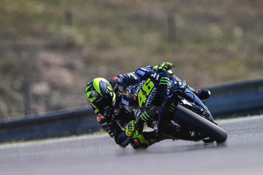 バレンティーノ・ロッシさんのインスタグラム写真 - (バレンティーノ・ロッシInstagram)「Brno Circuit,Czech Republic Saturday,official practice  📸 @falex79 @gigisoldano」8月9日 6時19分 - valeyellow46