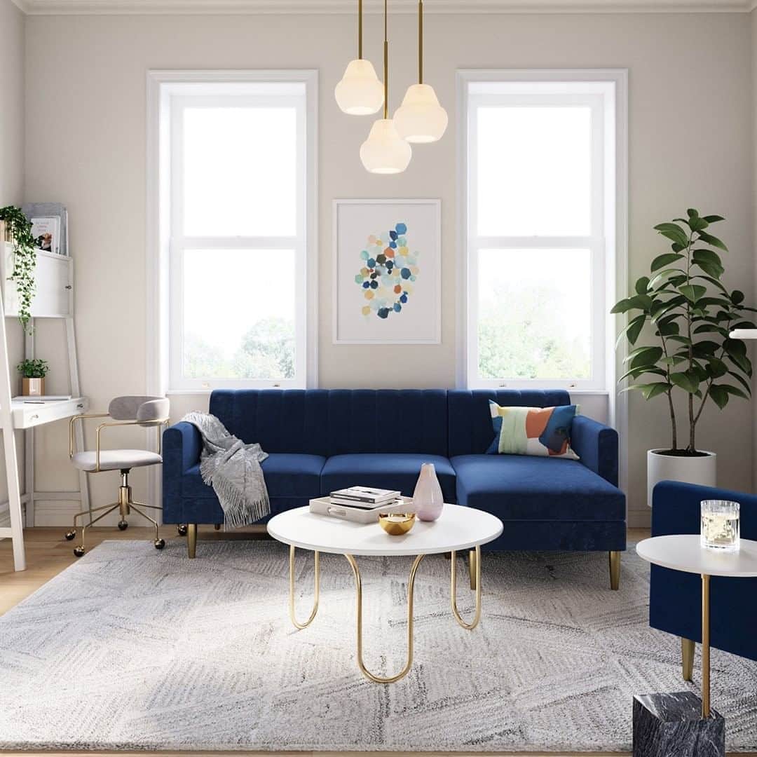 west elmさんのインスタグラム写真 - (west elmInstagram)「With the new Olive Sofa & Sectional, it's your turn to be the designer! You choose the style of the back and the arms (this is the channel back, which adds a touch of drama 👀), then finish off the look with the fabric and legs that are just right for your space 💙 Link in bio to shop this whole room.」8月9日 7時48分 - westelm