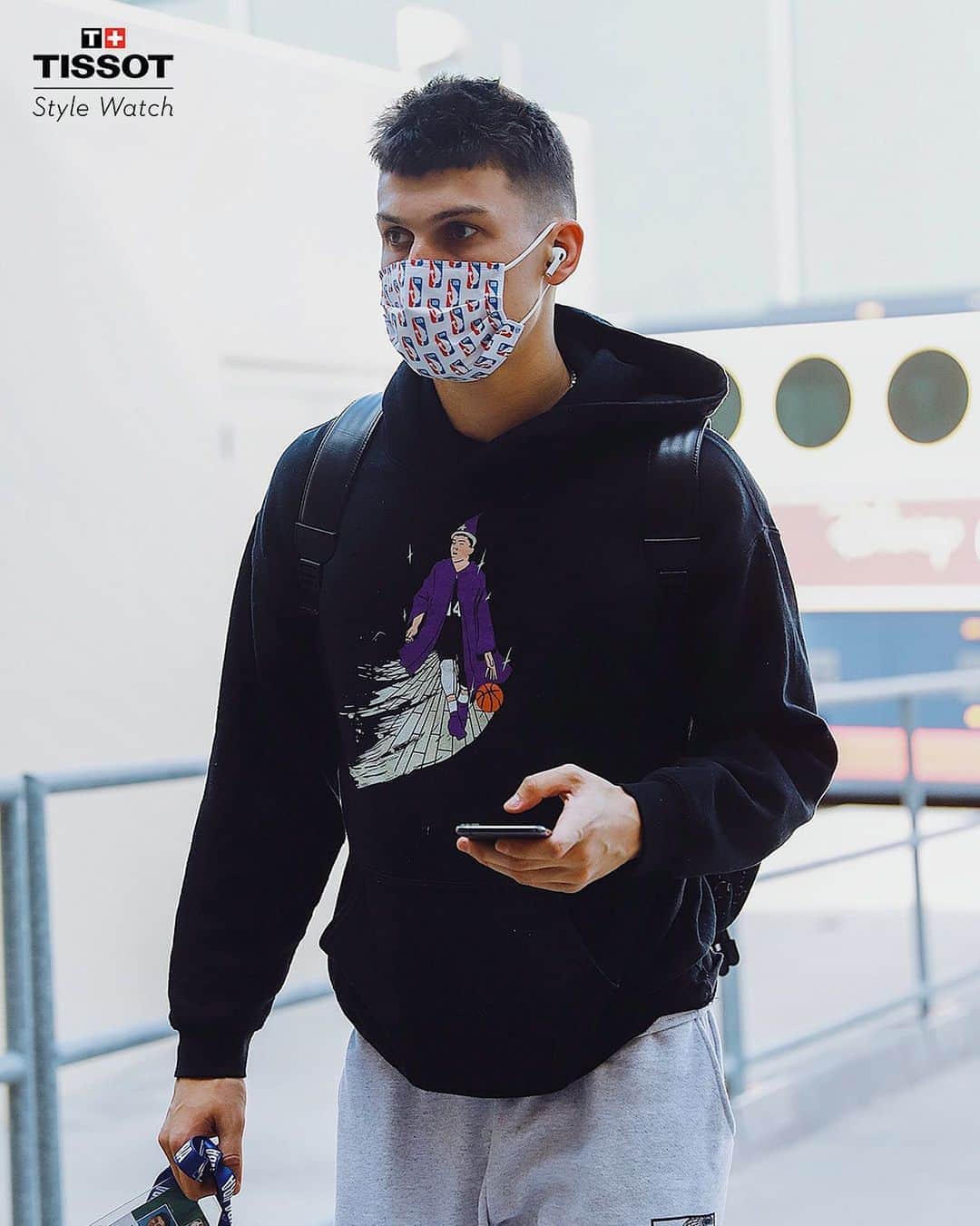 Miami HEATさんのインスタグラム写真 - (Miami HEATInstagram)「What new nicknames we got for @nolimitherro based off this hoodie?⁣ ⁣ @tissot_official  #TissotStyleWatch」8月9日 7時52分 - miamiheat