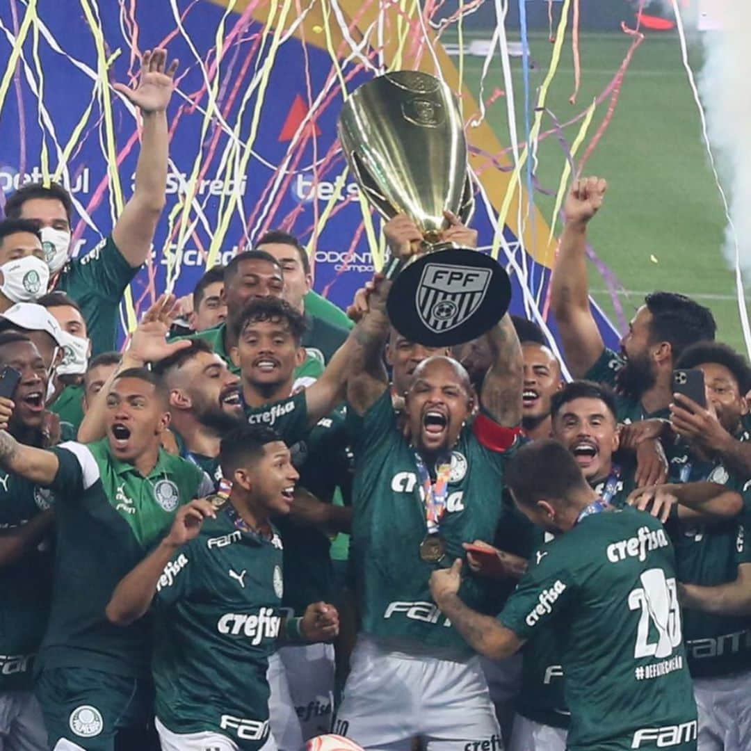 フェリペ・メロさんのインスタグラム写真 - (フェリペ・メロInstagram)「Campeão para a glória de Deus!!! #obrigadoJesus #campeao #palmeiras #ousado #coxxxtuma 🐷🐷💚 🏆 🏆💚💚🐷🐷」8月9日 8時17分 - felipemelo