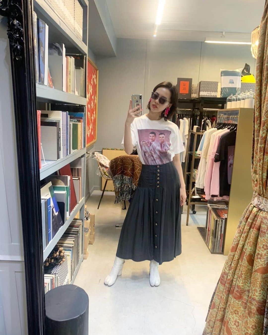 UPLINK film distributionさんのインスタグラム写真 - (UPLINK film distributionInstagram)「#Repost @sistertokyo_style ・・・ @sakuchannel wears  Earrings/ TOGA PULLA Eyewear/ BLANC.. T-shirt/Sister × Derek Jarman's THE GARDEN Skirt/ Sister's vintage Boots/ Maison Margiela  #toga #togapulla #blanceyewear #uplink #derekjarman #sister_tokyo #sisterusedselection #maisonmargiela」8月9日 8時17分 - uplink_film