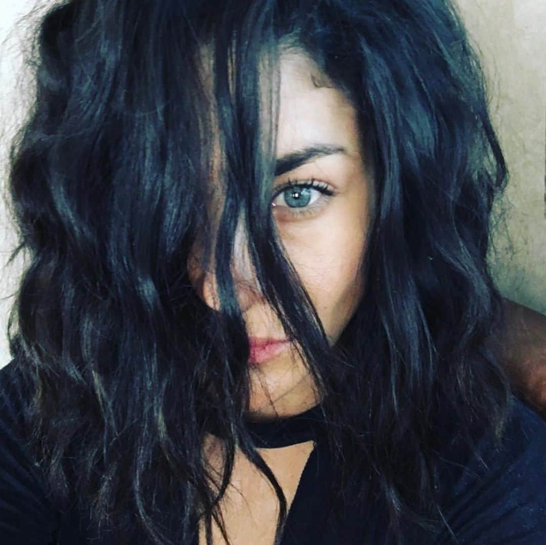 ジェシカ・ゾアのインスタグラム：「What day is it? What time is it? What month? How you doing? How you living? Are we still in 2020?」