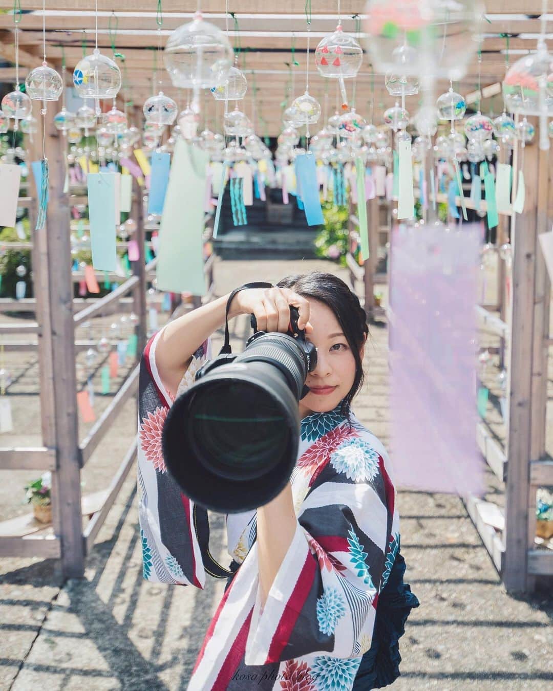 コサさんのインスタグラム写真 - (コサInstagram)「風鈴バズーカポトレ シグマの60-600mmのレンズ重量は約2.7kgありますが、女性でもギリ手持ち出来るレベルです😅 . Location:兵庫 Hyogo / Japan🇯🇵 Date:2020年8月 . #浴衣 #浴衣女子 #バズーカポトレ #風鈴 #ポトレ撮影隊 #jp_portrait部 #jp_mood #as_archive #IGersJP #Rox_Captures #art_of_japan_ #tokyocameraclub #dpj_member #IG_PHOS #photo_jpn #ptk_japan #pt_life_ #bestjapanpics #japan_of_insta #Japan_Daytime_View #light_nikon #LBJ_Legend #広がり同盟メンバー #nipponpic_member #special_spot_legend #s_shot #bestphoto_japan #kf_gallery_vip #1x_japan #jalan_natsu2020」8月9日 8時15分 - kosa_photo