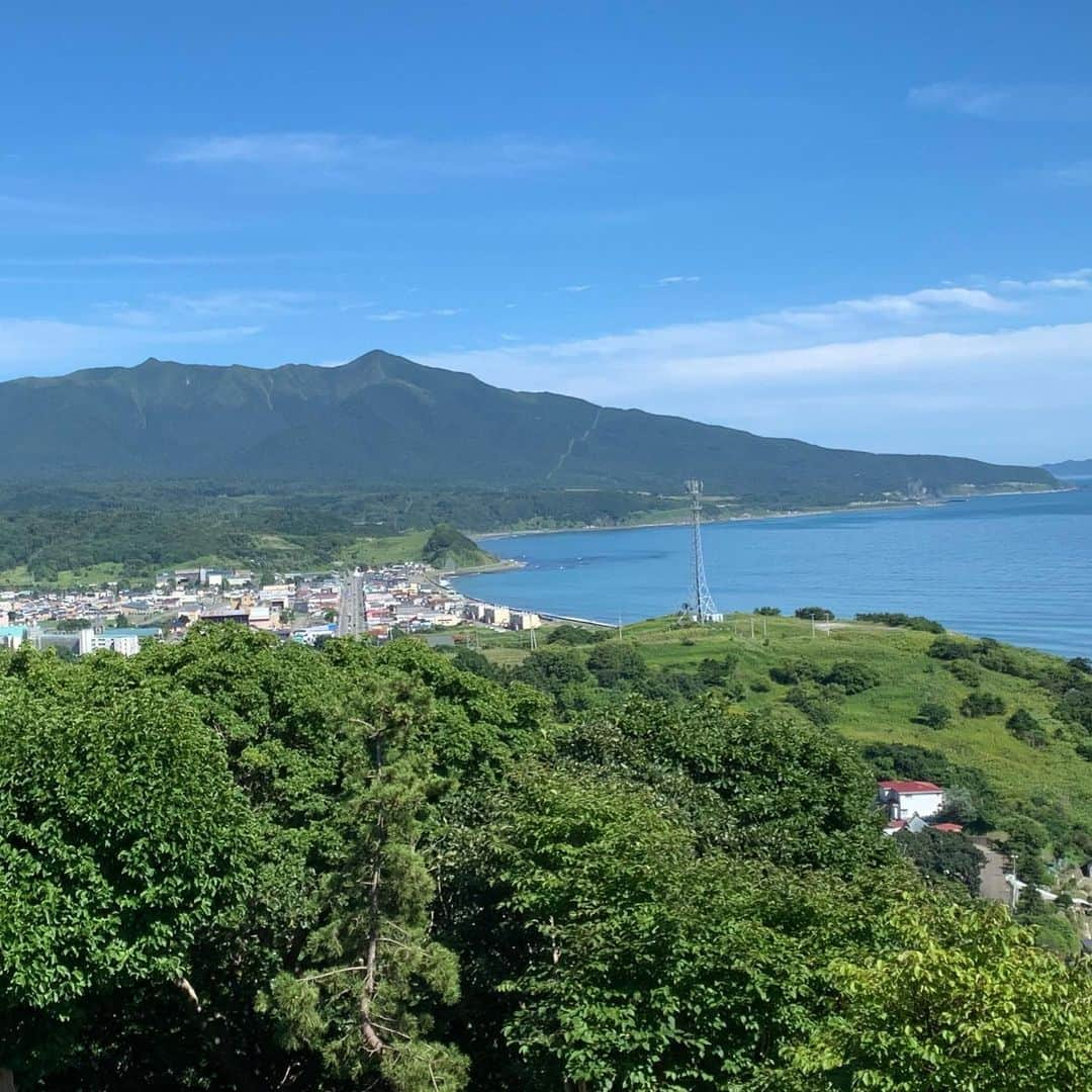 北海道様似町東京事務所さんのインスタグラム写真 - (北海道様似町東京事務所Instagram)「#様似町からです  From Samani  #アポイ岳#日高山脈#日高山脈襟裳国定公園 #親子岩#ソビラ岩 #エンルム岬#親子岩ふれあいビーチキャンプ場 #田舎の風景 #田舎#田舎暮らし#適疎#適当に疎のある暮らし#自然#自然が好きな人と繋がりたい  #登山#mountain #山 #ジオパーク #写真#写真好きな人と繋がりたい  #登山好きな人と繋がりたい #アポイ岳ジオパーク #geopark #samani #hokkaido #japan  #北海道#様似町」8月9日 8時18分 - samanitokyo