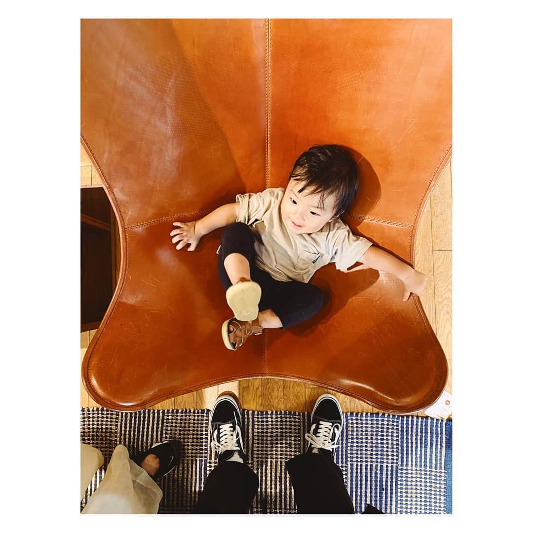 柏木作夢さんのインスタグラム写真 - (柏木作夢Instagram)「どんどんひょうきんになっていく博士👨‍🎓 ・・・・・・・・・・・・・・・・・・・・・・・・・・・・・・・・・ #こどものいる暮らし #景色 #柏木景色 #息子  #一歳 #男の子」8月9日 8時35分 - samukashiwagi