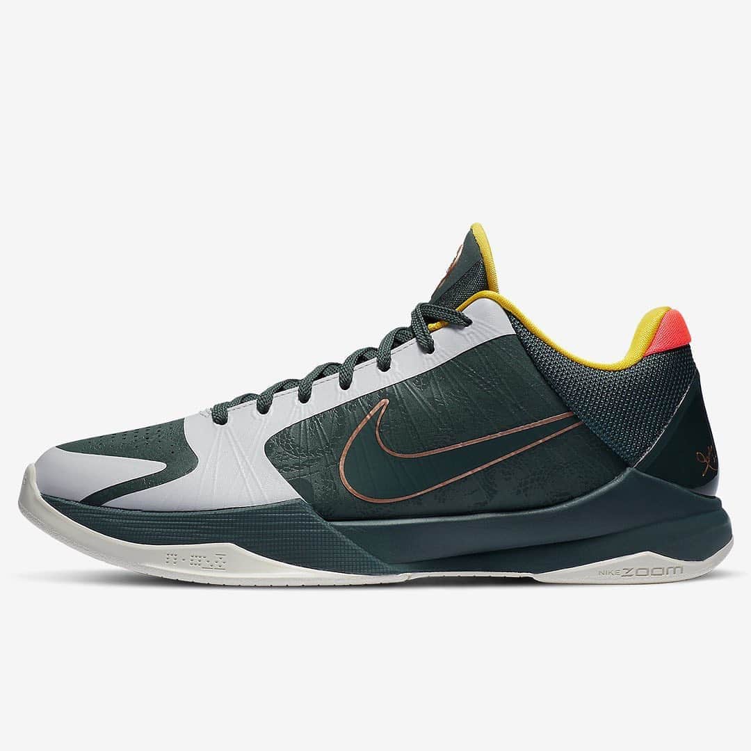 Sneaker Newsさんのインスタグラム写真 - (Sneaker NewsInstagram)「The Nike Zoom Kobe 5 Protro is dropping this month in three colorways. Which one are you picking?」8月9日 8時48分 - sneakernews