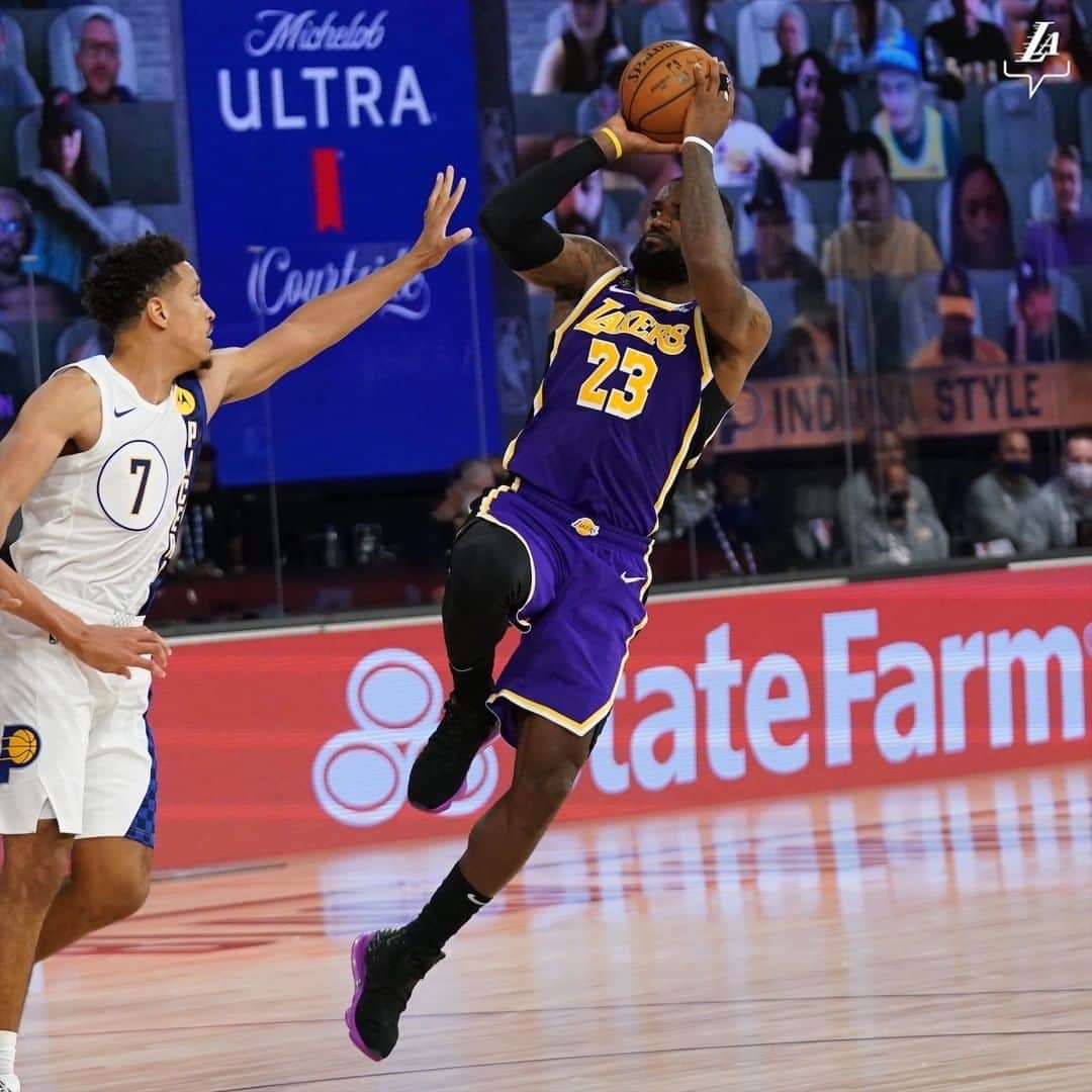 Los Angeles Lakersさんのインスタグラム写真 - (Los Angeles LakersInstagram)「That one-legged fade 🥵」8月9日 8時54分 - lakers