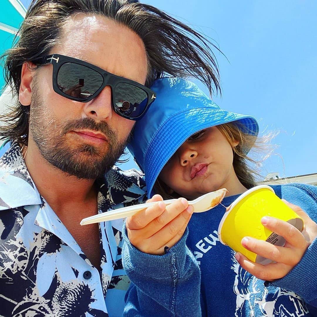 E! Onlineさんのインスタグラム写真 - (E! OnlineInstagram)「ICYMI,  Reign Disick has a new (shaved) hairdo, Scott Disick is a proud dad, and we realized that we needed to look back at all their cute moments together- at the link in our bio. (📷:@letthelordbewithyou)」8月9日 9時04分 - enews
