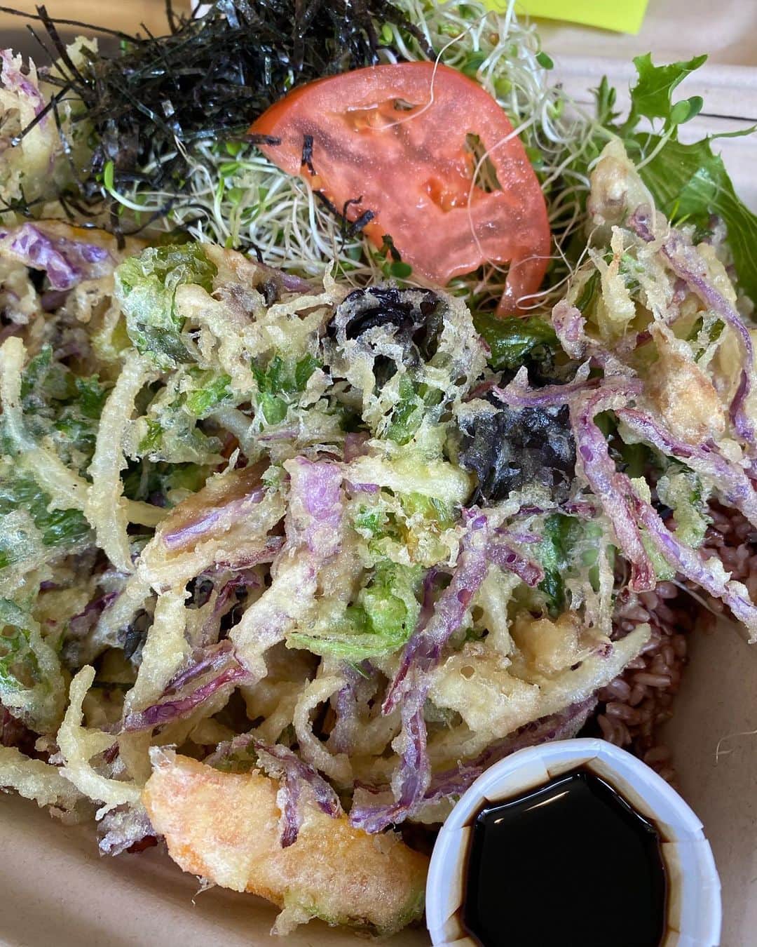 Peace Cafeのインスタグラム：「Come try our new special menu Kakiage plate/soba!   #peacecafe #oahu #hawaii #healthyfood #nosugar #vegan」