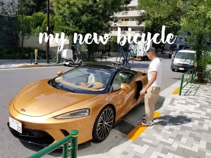 パンツェッタ・ジローラモのインスタグラム：「#pinarello #mclaren #superbicycle #supercars #superhero #italy #マクラーレン東京 # McLarenTokyo  # McLarenTokyo #tokyo #」