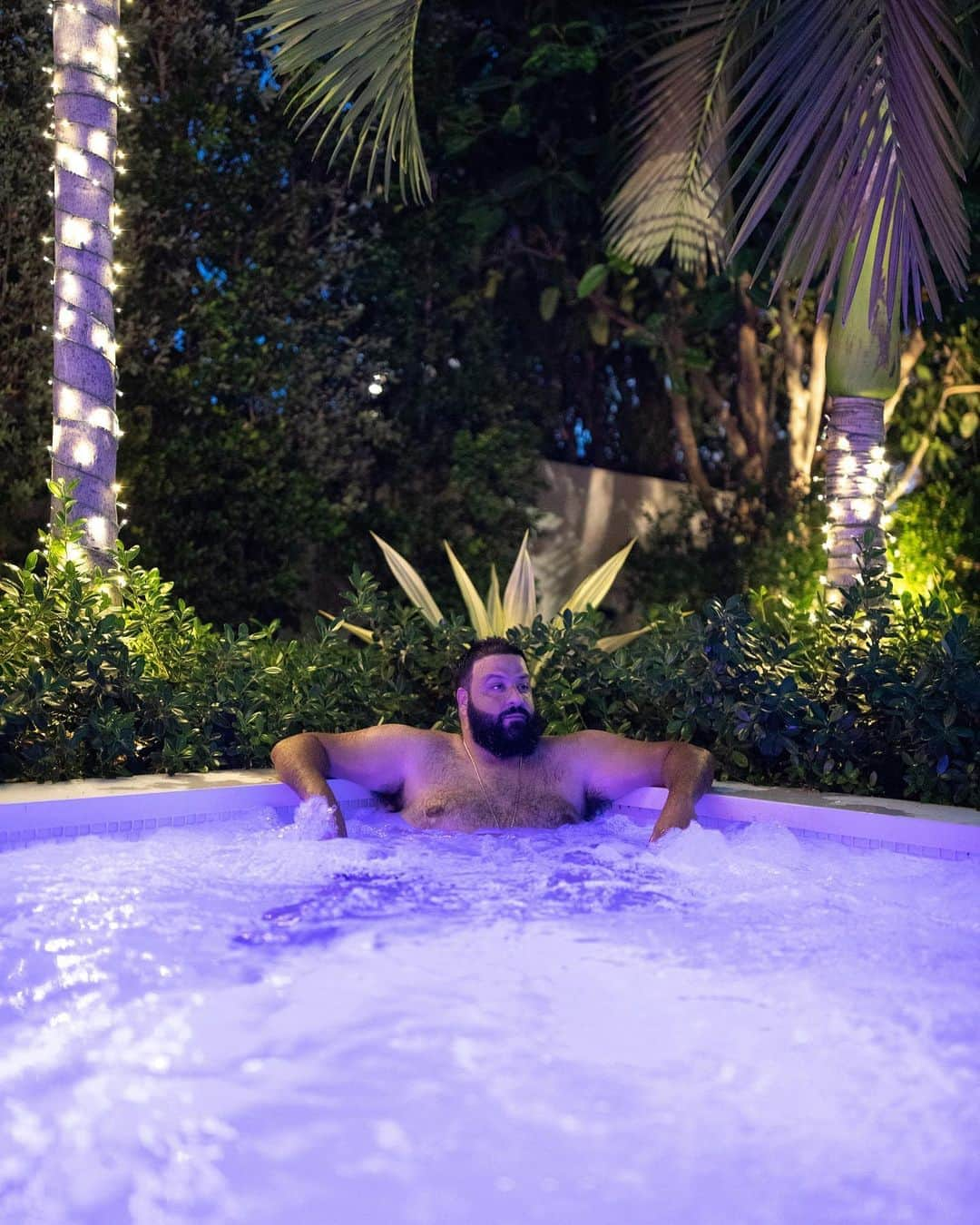 DJキャレドさんのインスタグラム写真 - (DJキャレドInstagram)「Taking a quick dip in the Jacuzzi . Then back to the studio #ALBUMMODE POPSTAR SH⭐️T  Luv always KHALED KHALED」8月9日 9時32分 - djkhaled