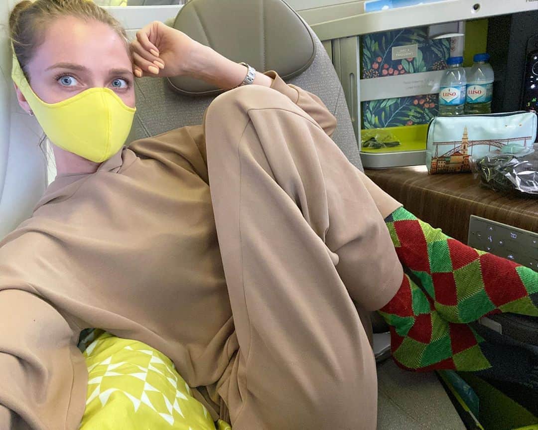 ヴラダ・ロスリャコヴァのインスタグラム：「Guess where? ✈️ First international flight after all this... Still can’t believe it’s actually happening. 💛Thanks to airline for matching my look with the right colors of the pillow and socks.」