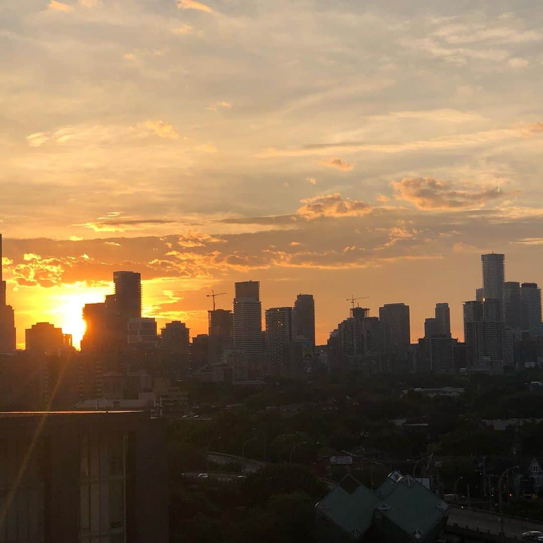 ジェフリー・バトルのインスタグラム：「I ❤️ sunset views!」