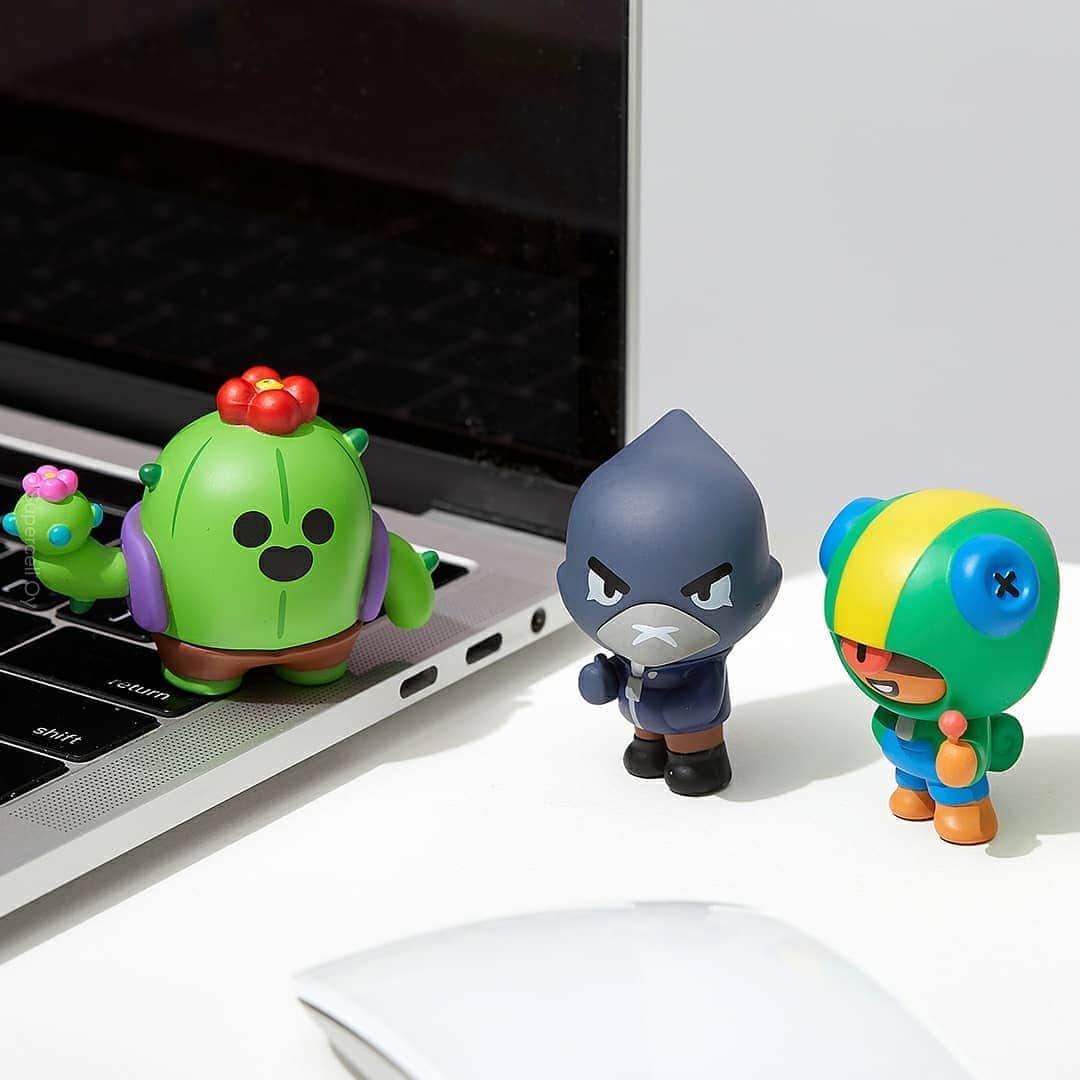 LINE FRIENDSさんのインスタグラム写真 - (LINE FRIENDSInstagram)「#BRAWLSTARS X #LINEFRIENDS Figurine keyring & Fashion accessories  Nab your favorite legendary Brawlers in real life!  Scaled-down 3D figurines of #LEON, #SPIKE, and #CROW, all set to go anywhere Brawl bags take them. 😎  [Global] 2020.08.09. 6PM(PDT) at LINE FRIENDS COLLECTION 👉Link in bio  [Amazon UK] 2020.08.10. 2AM(GMT) 👉Link in bio」8月9日 9時42分 - linefriends