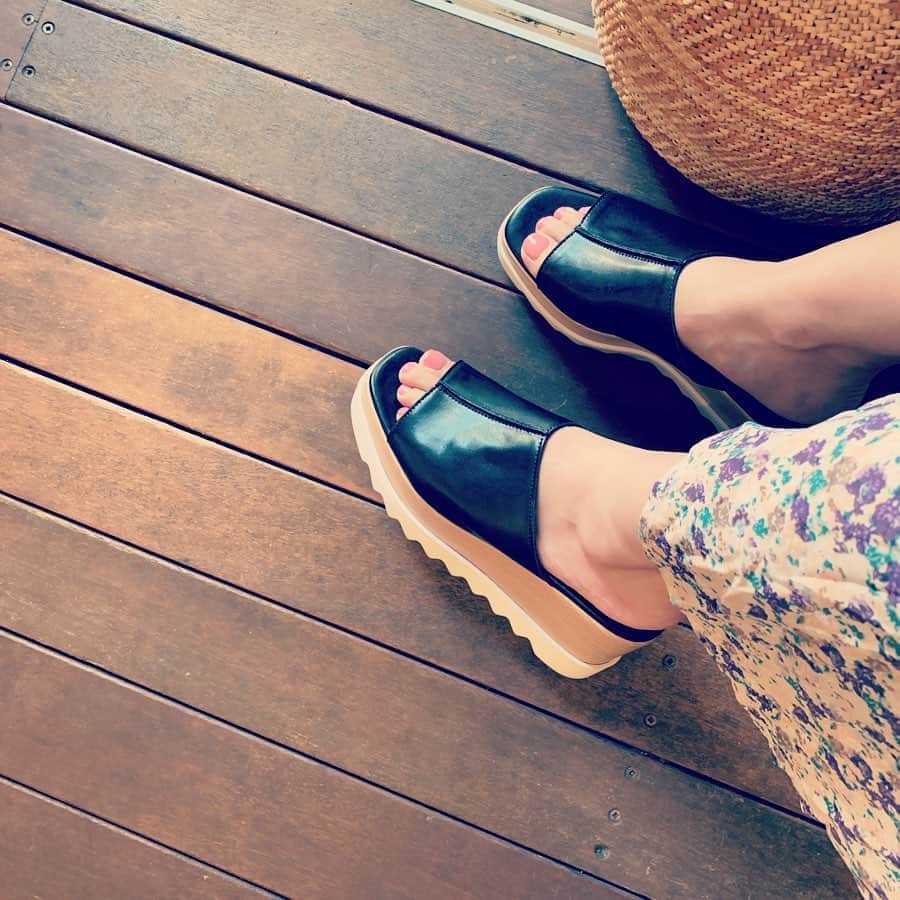 ゆうたむさんのインスタグラム写真 - (ゆうたむInstagram)「❤︎❤︎❤︎ . . . . この夏は、 @amail_official  のサンダル👡を毎日ヘビロテしてます😊 ❤︎jagged chocolate shoes❤︎ . . スポーティーなデザインで 可愛いです♪ あとはすごく歩きやすくて🥺♪ . . . . #amail #shoes #夏コーデ  #たくさん歩く」8月9日 10時18分 - yuutamu_non