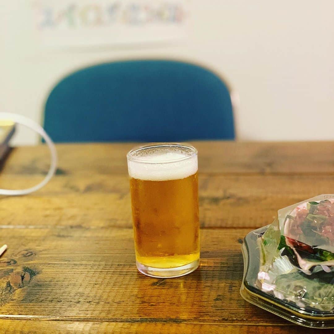 高橋茂雄さんのインスタグラム写真 - (高橋茂雄Instagram)「ちっちゃいコップで飲むビールって美味いよね！ 朝からゆう事ではないんやけど  昨日の夜の一人晩酌のん」8月9日 10時46分 - shigeo0128