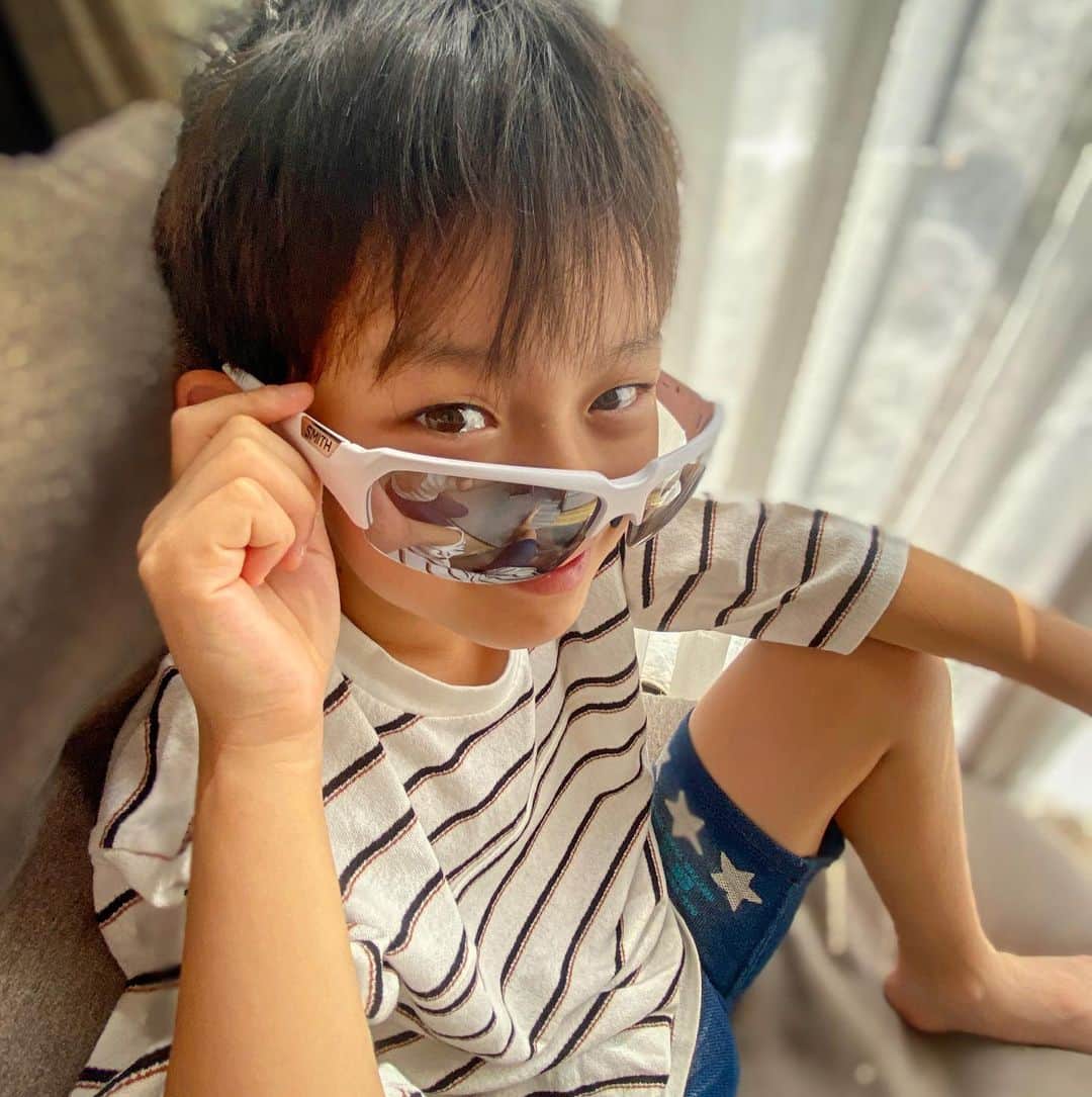ブラザー4チャンネルさんのインスタグラム写真 - (ブラザー4チャンネルInstagram)「ここに健くんの小人が居る‼️﻿ ﻿ あっくんは本当にパパ似👨✨﻿ ﻿ 子どもたちには将来パパみたいな人になってほしいな〜😍﻿ ﻿ #brother4﻿ #あっくん﻿ #パパ似﻿ #母の願い﻿」8月9日 11時12分 - brother4channel