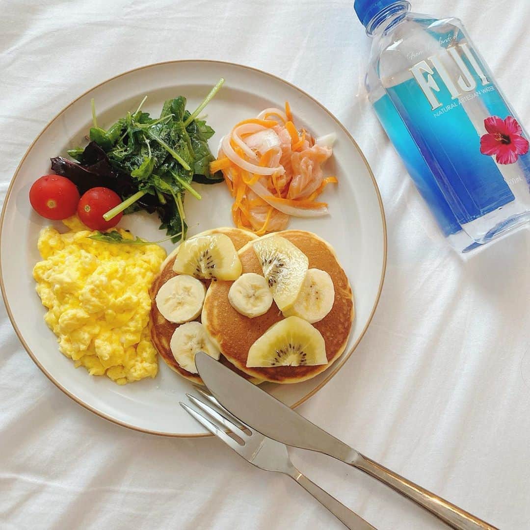 加藤玲奈のインスタグラム：「今日は気分でbrunch作ったよ🍴 優雅な音楽ききながらいただきました✨ 美味しかった😉今日も頑張ろー」