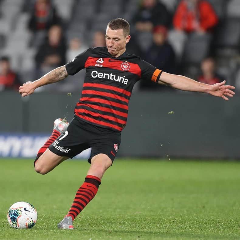 ミッチェル・デュークのインスタグラム：「1 game left 🔴⚫️ tough pill to swallow not making the finals 😓」