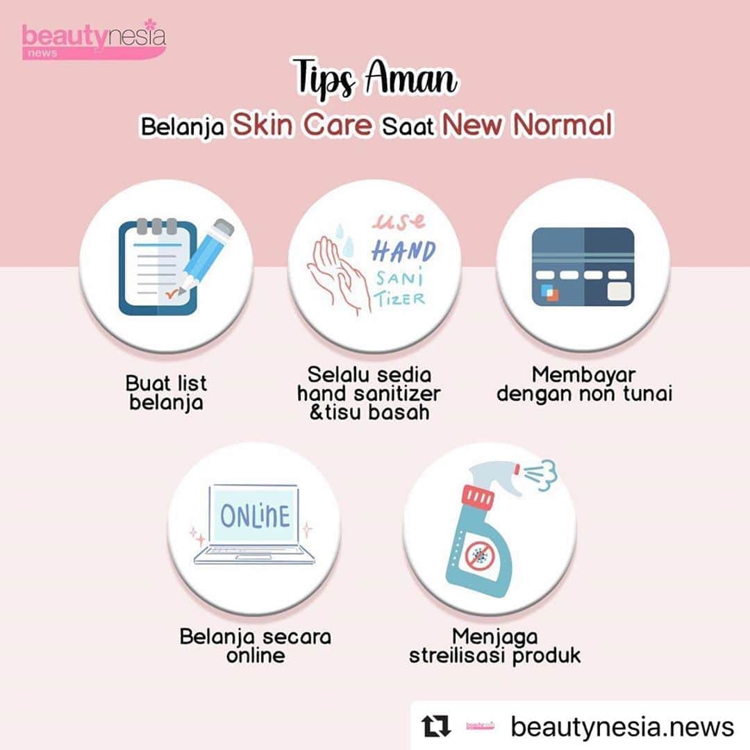 Beauty | Health | Fashionさんのインスタグラム写真 - (Beauty | Health | FashionInstagram)「Siapa yang udah gak sabar mau belanja skincare di awal bulan nihhhhhh ??? Meski sudah memasuki New Normal dan beberapa store udah banyak yang buka, tapi kita tetap harus memperhatikan protokol kesehatan saat belanja skincare ya beb supaya tetap aman. Nah, buat yang  sukanya belanja sambil rebahan, online shopping udah jadi pilihan tepat sih ihihihi.⁣⁣ ⁣⁣ Kalo kamu tim belanja di store atau belanja online nih ?⁣⁣ ⁣⁣ --⁣⁣ #BeautynesiaNews #Onlineshop #NewNormal #BelanjaNewNormal #BelanjaSkincare #Skincareremaja #TipsSkincare #SkincareDirumahAja #TampilCantik⁣⁣」8月9日 11時59分 - beautynesia.id