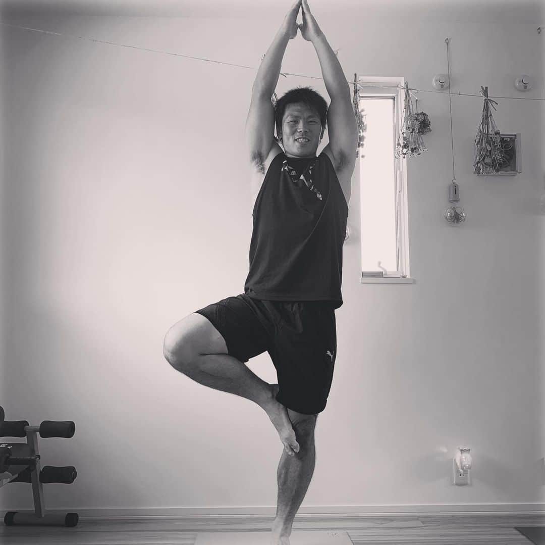 坂井克行さんのインスタグラム写真 - (坂井克行Instagram)「YOGA🧘‍♂️ #yoga#ヨガ#puma#プーマ#recovery」8月9日 12時08分 - katsuyuki0907