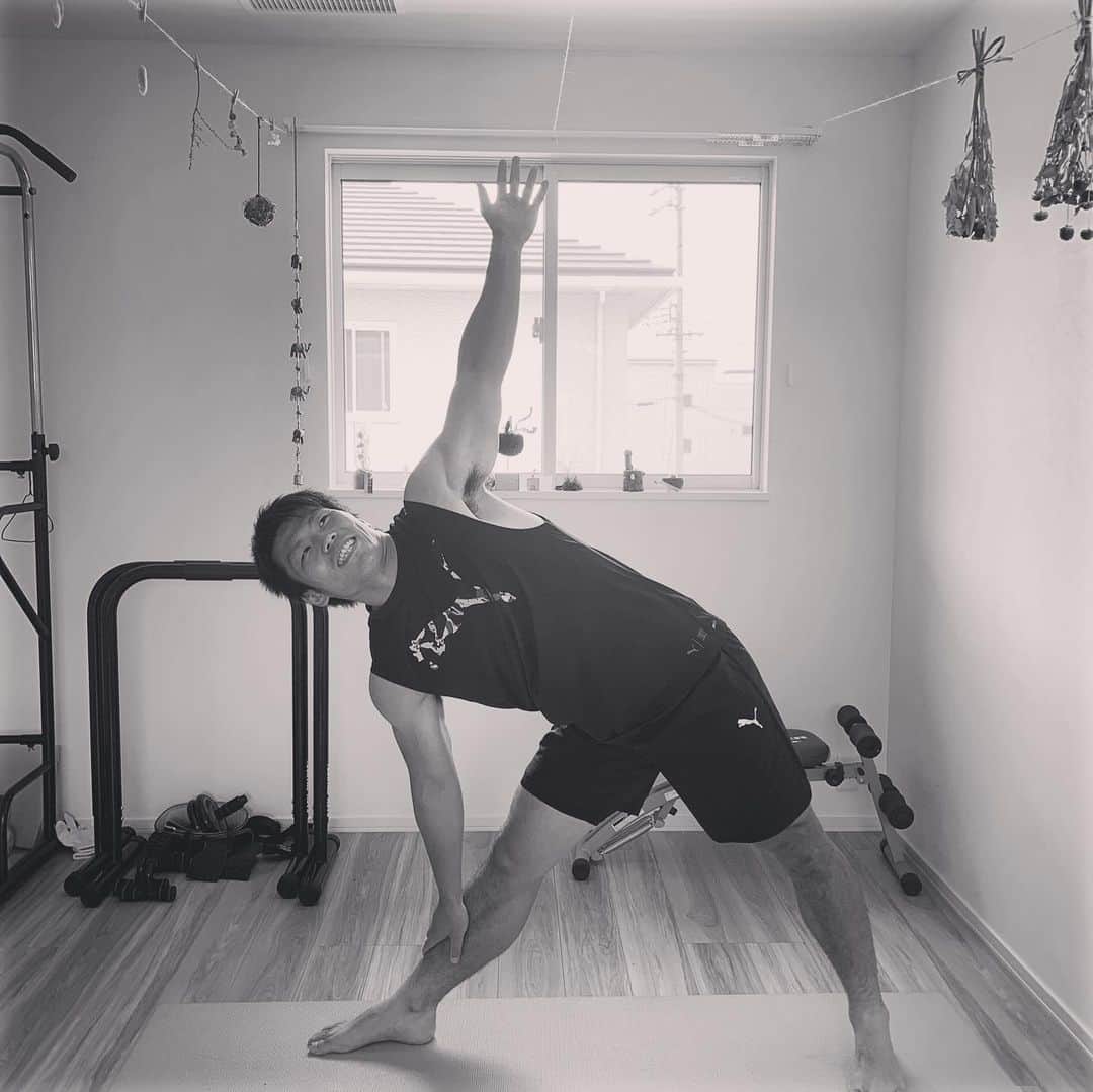 のインスタグラム：「YOGA🧘‍♂️ #yoga#ヨガ#puma#プーマ#recovery」