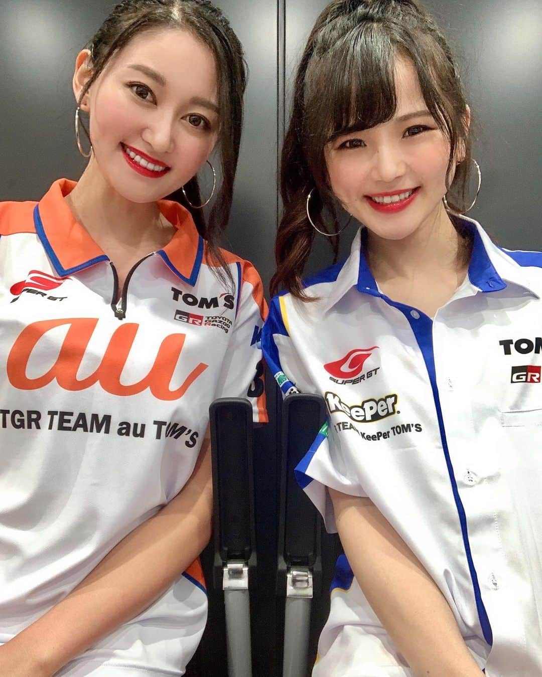 岩波彩華さんのインスタグラム写真 - (岩波彩華Instagram)「SUPER GT Rd.2 @富士スピードウェイ 決勝✨﻿ ﻿ 🧡36号車は2位🏁 シリーズランキング1位👑﻿ 💙37号車は4位🏁 シリーズランキング2位﻿ ﻿ 両車ともウエイトを積んでいるにも関わらず圧倒的な走りと速さを見せてくれました❣️大きなトラブルも無く落ち着いたレース展開でしたね☺️﻿ YouTube LIVEから沢山の応援ありがとうございました💕﻿ ﻿ 次戦は8/22・8/23 @鈴鹿サーキット！﻿ ﻿ 引き続き熱い応援を宜しくお願いします😆🔥﻿ ﻿ #toms #tomsracing #teamtoms #jms #jmsgg #toyota #supra #au #keeper #36号車 #37号車 #レースクイーン #racequeen #supergt #supergt2020 #sgt #sgt2020 #followme #model #japanesegirls #ジェームス #ジェームスガレージガールズ」8月9日 23時11分 - syk.i