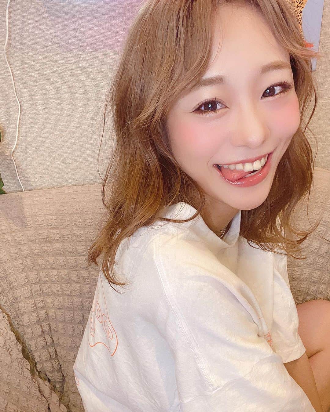 村上ゆりさんのインスタグラム写真 - (村上ゆりInstagram)「✨ ・ ・ ・ せんたーわけ！❤︎ ・   #hair #ポートレート #撮影 #モデル #model #タレント #smile #笑顔 #幸せ #happy #晴れ #sunny #☀ #❤️ #selfie  #東京 #tokyo #japanese  #夏コーデ  #2020 #summer #彼女感 #おうち時間 #stayhome #new #thankyou #プチプラミックス」8月9日 23時13分 - lily_tutu