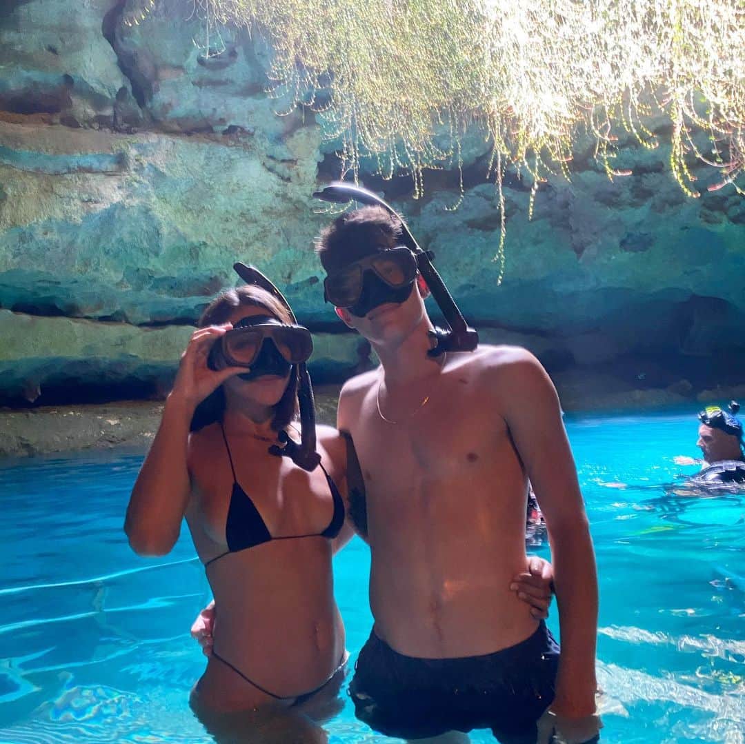 ジェイク・イラーディのインスタグラム：「Always an adventure with you 💞」