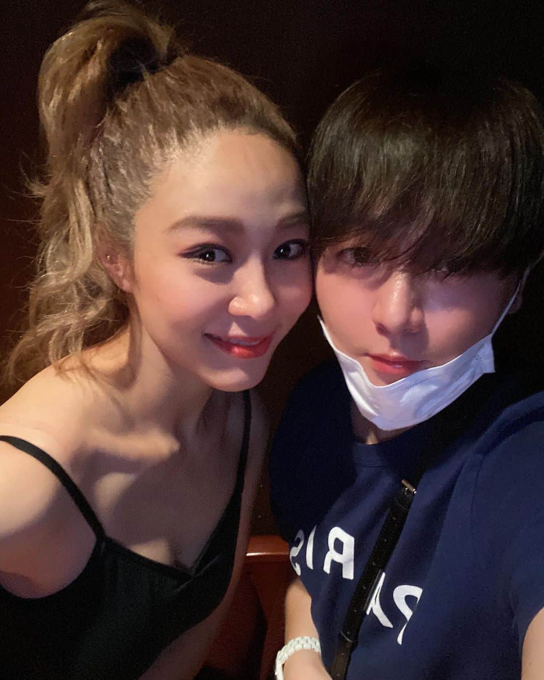 クォン・スンイルのインスタグラム：「#마리퀴리 못 본 사람 없게 해주세요... 😭 @o._.julia 오늘도 무대를 뒤집어놓으셨다💚 #1일1라듐 💚 #퀴리 #퀴리부인 #뮤지컬마리퀴리 #옥마리 #옥퀴리 💚💚💚 #또다른이름 #라듐 #라듐파라다이스 💚💚💚💚💚💚💚」