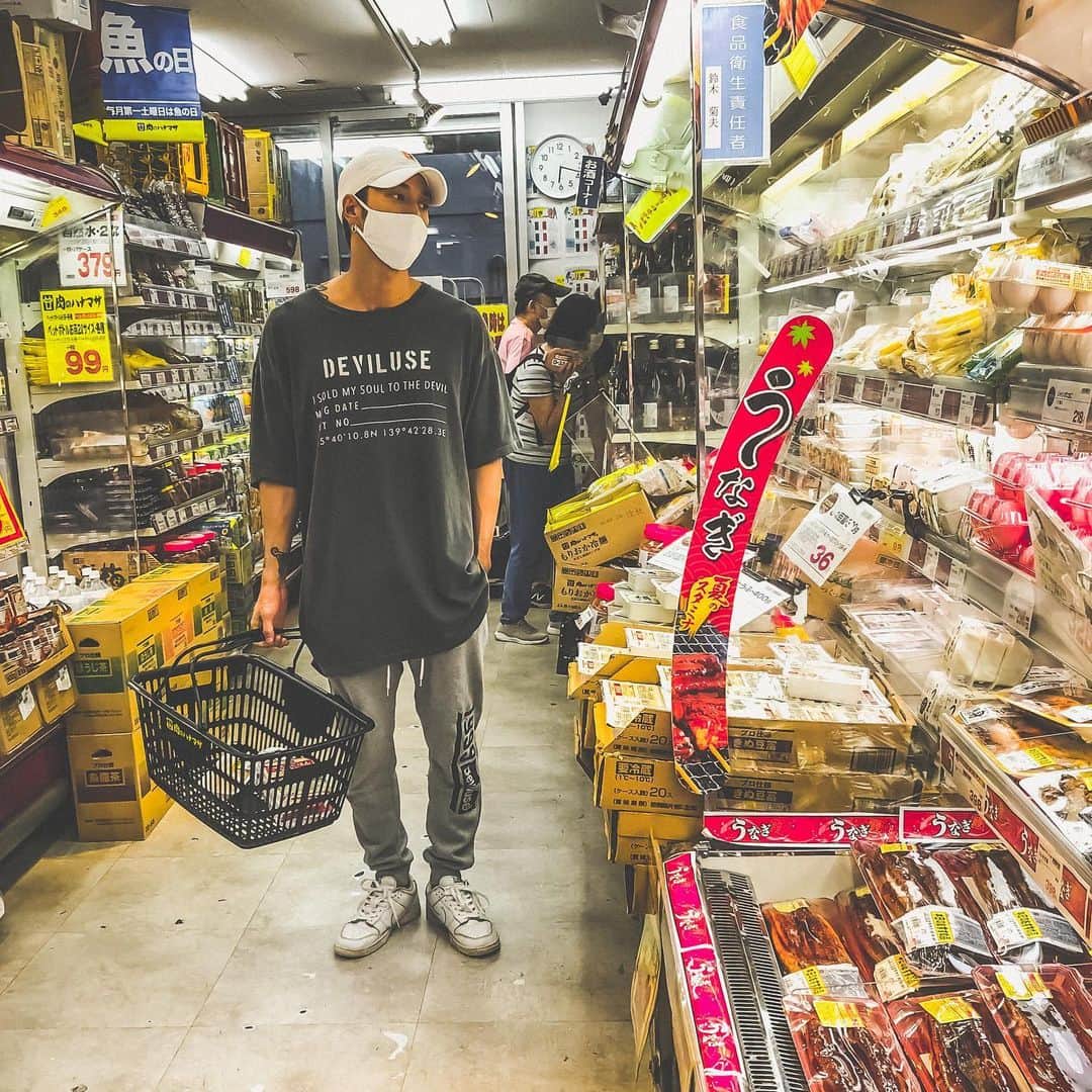 のインスタグラム：「誘惑に勝つだけ🤐」